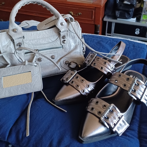 Sandals and Handbag - Picture 3 of 4